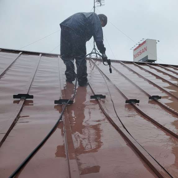 【店舗塗装】ソーラーパネル設置前に遮熱塗料で（東京都墨田区）