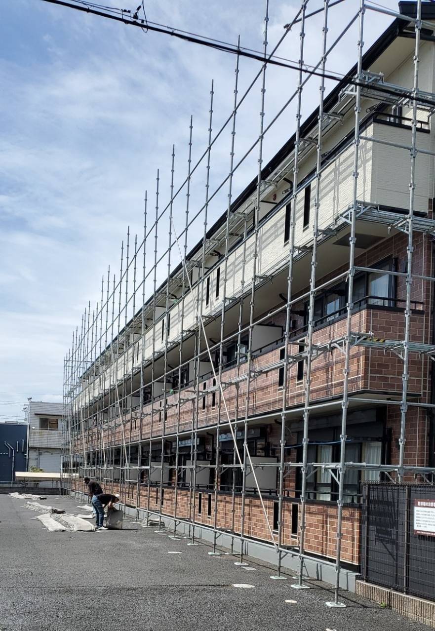 アパート・マンションの外壁塗装の施工日数と手順は？費用相場も紹介！